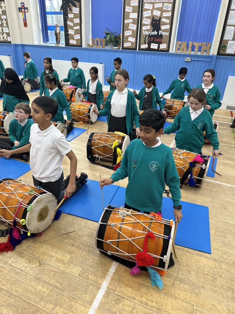 Image for the Tweet beginning: Y6 showcased their skills on